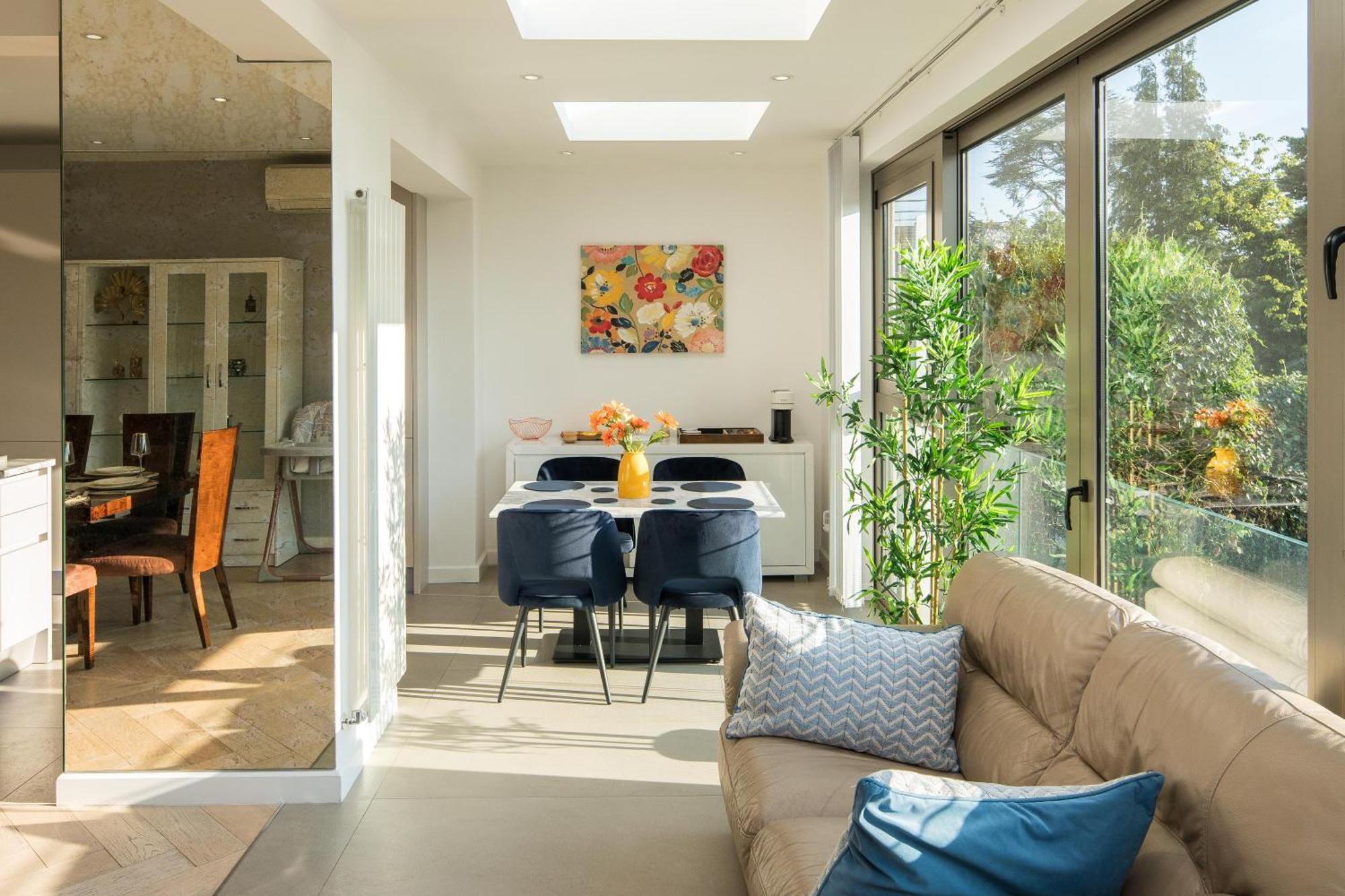 Luxury Pool House With Free Parking - Unico Residences Holiday home