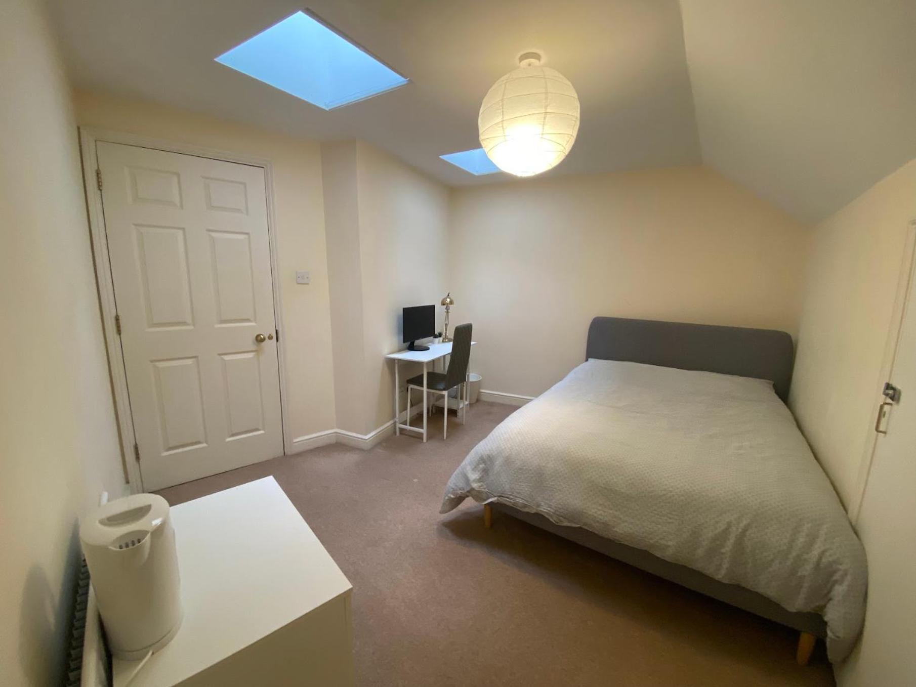 Cozy Double Next To Putney Bridge And High Street Homestay London
