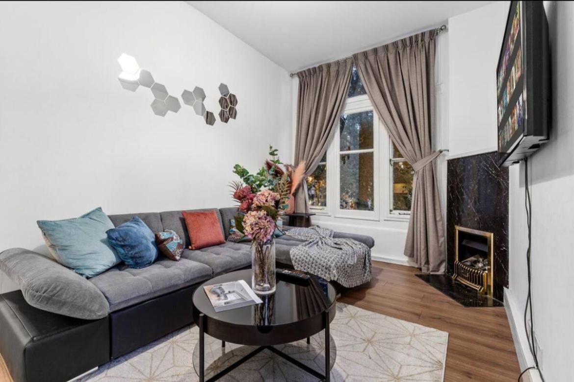 Apartment Majestic 2-bedroom Flat In Knightsbridge-hyde Park Kb70 *