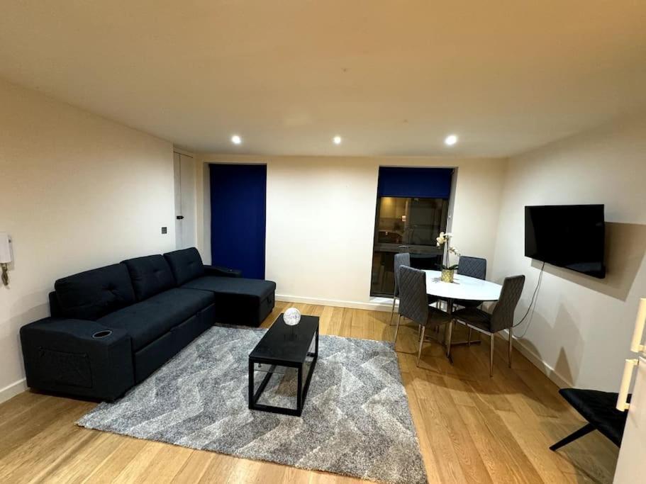 Paddington Station 2 Bedroom House Apartment *