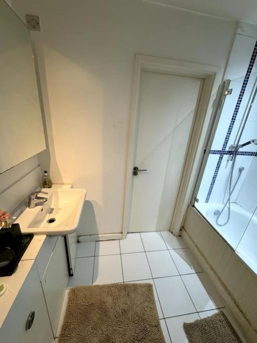 Paddington Station 2 Bedroom House Apartment *