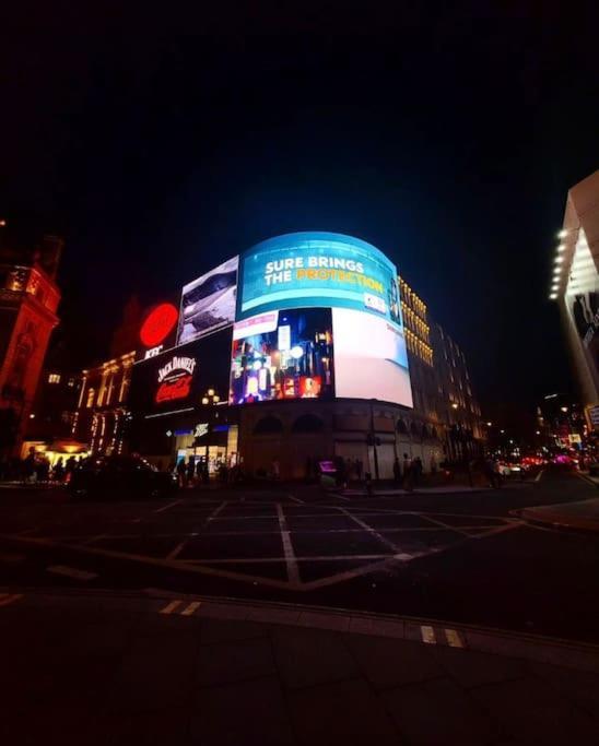 Premium In Piccadilly * London