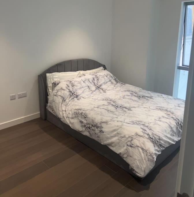 Lushpen - O2 Arena Apartment
