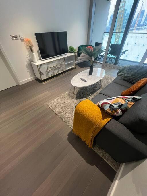 Lushpen - O2 Arena Apartment London