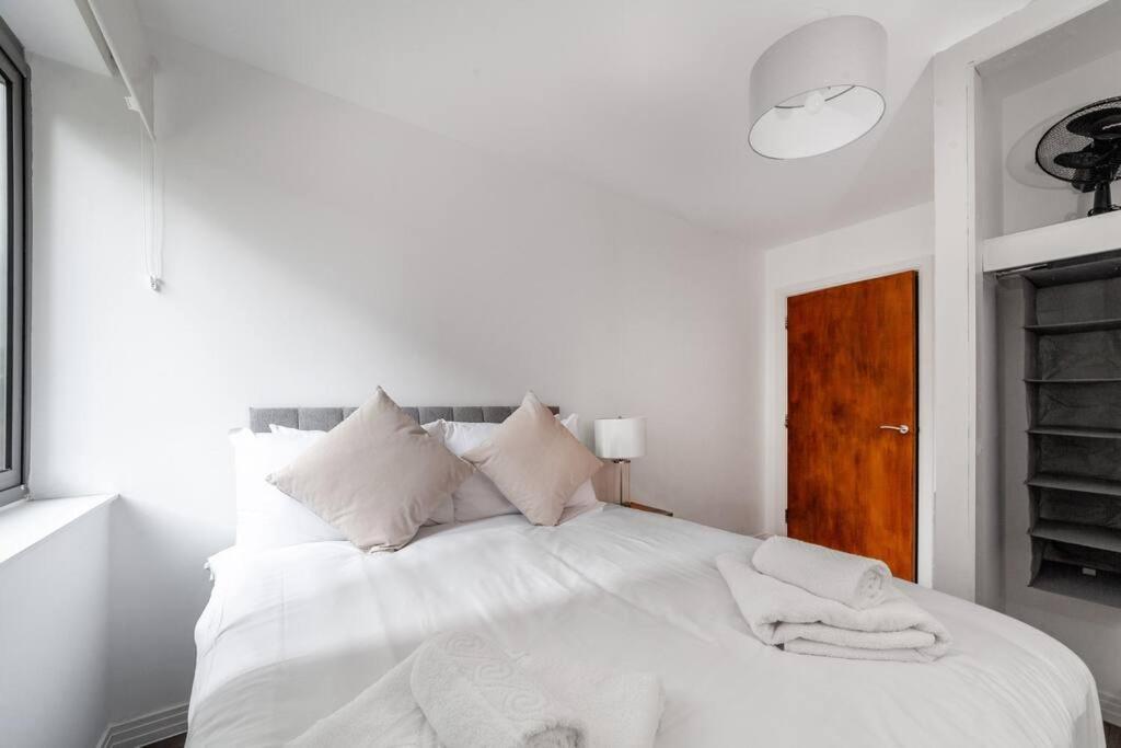 Cozy & Stylish 2-bed Flat In Trentham Ct, Appartement