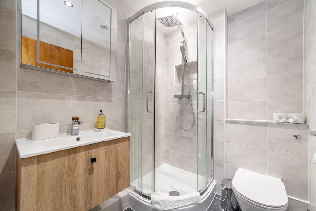 Cozy & Stylish 2-bed Flat In Trentham Ct, Appartement *