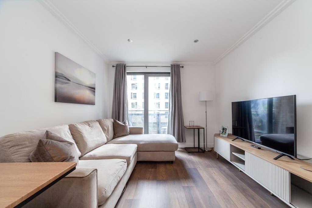Cozy & Stylish 2-bed Flat In Trentham Ct, Appartement *