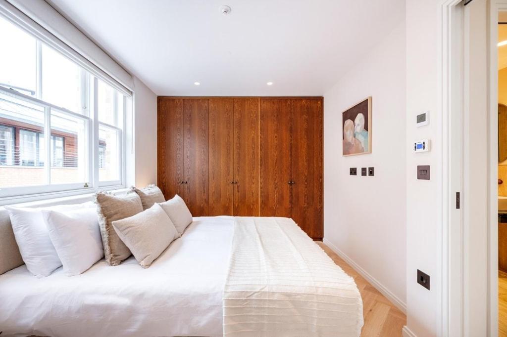 Covent Garden 2 Bed 2 Bath Duplex Apartment