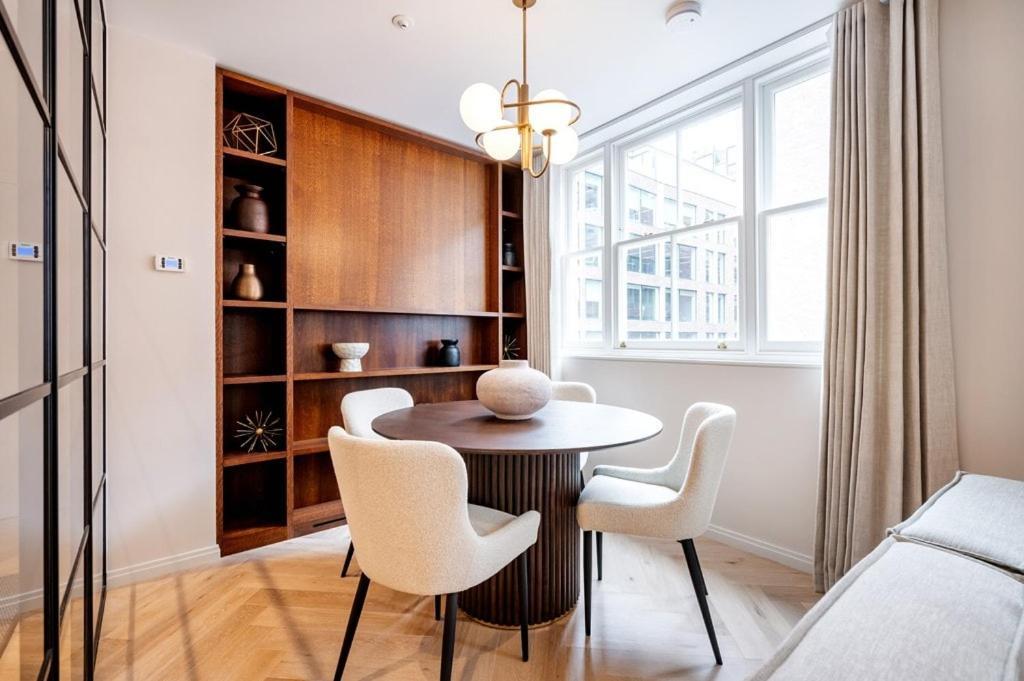 Covent Garden 2 Bed 2 Bath Duplex Apartment *