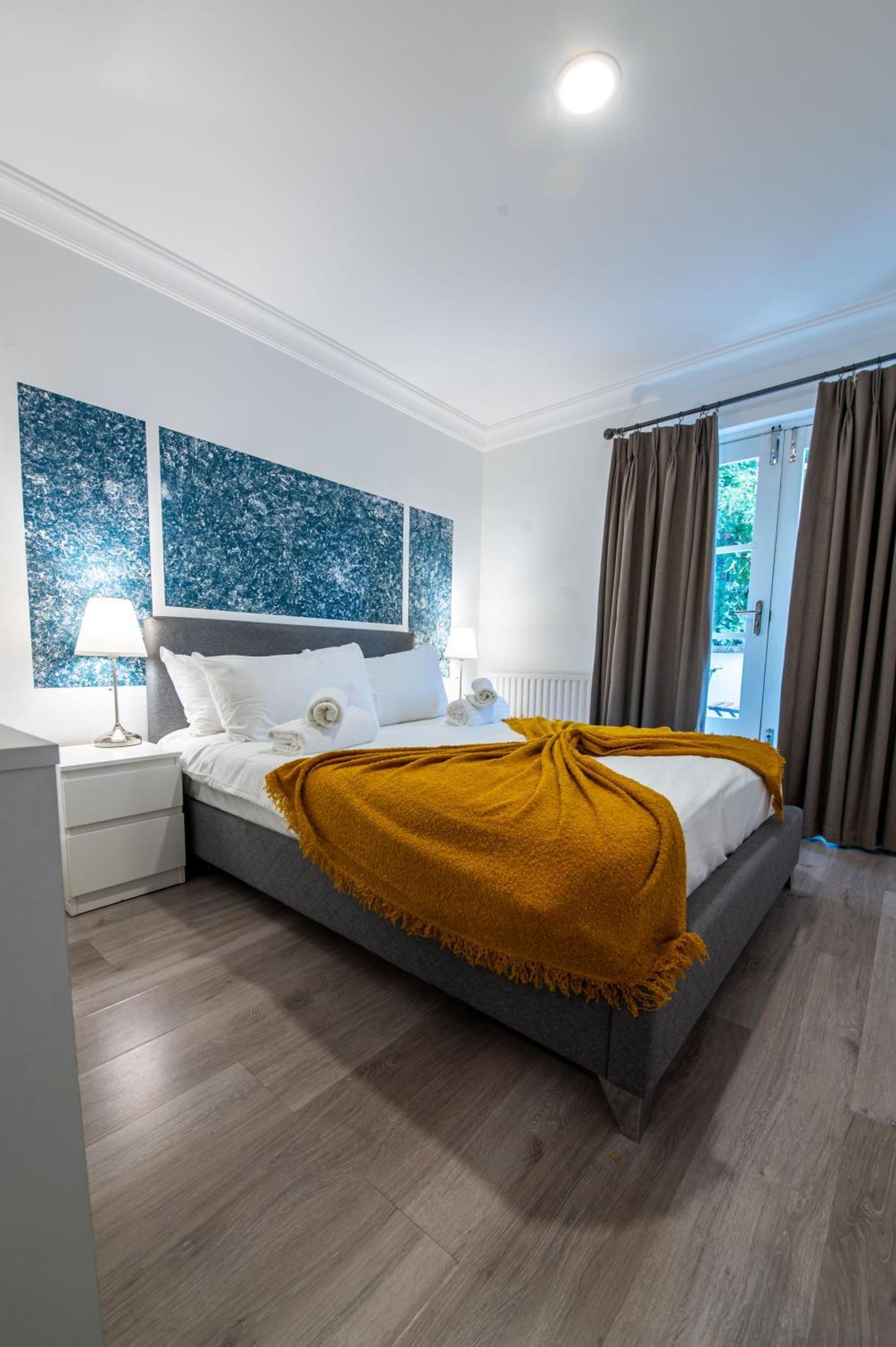 Modern 3 Beds 2 Baths Abbey Rd - St John's Wood Apartment London