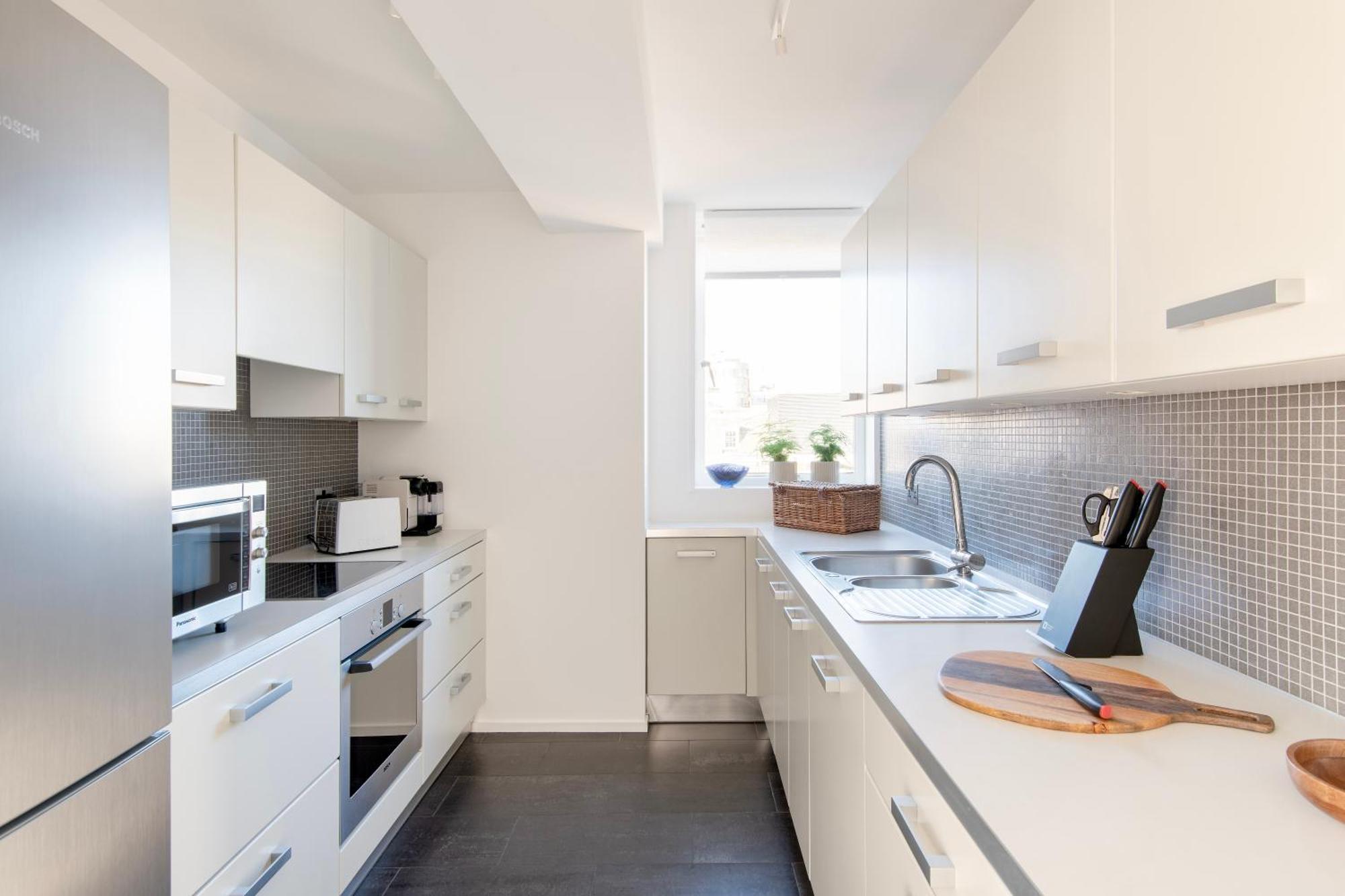 Luxurious 3 Double Bedroom Mayfair Apartment