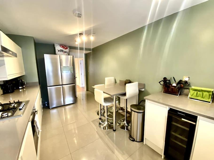Lux 3 Bed 5 Mins To Oxford Street Apartment *