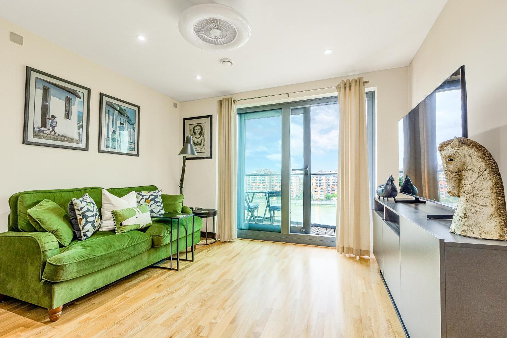 Apartment Upscale Riverfront 1br Flat, Prestigious Battersea London