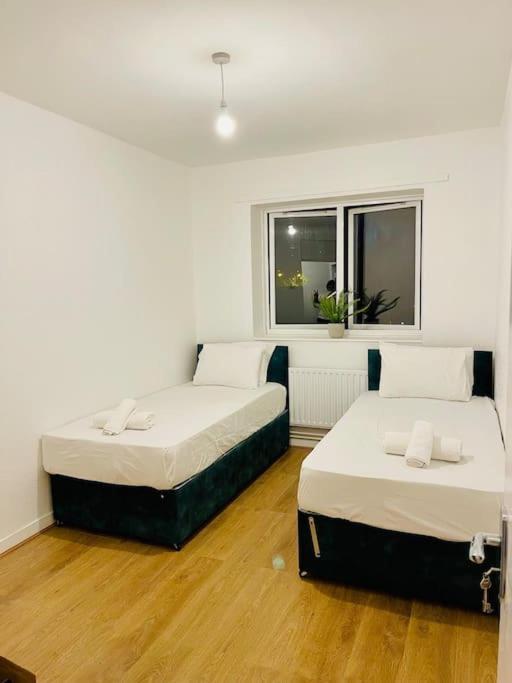 2bd Canarywharf Mile End Private Balcony Free Parking Apartamento