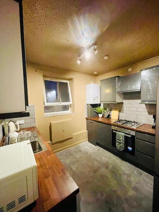 Apartamento 2bd Canarywharf Mile End Private Balcony Free Parking *