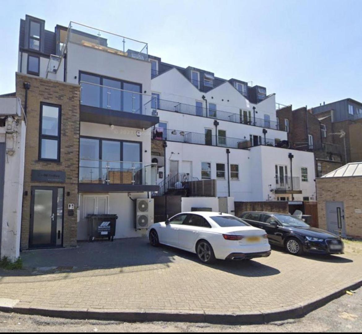 Battersea Superior - Getaway Apartment London