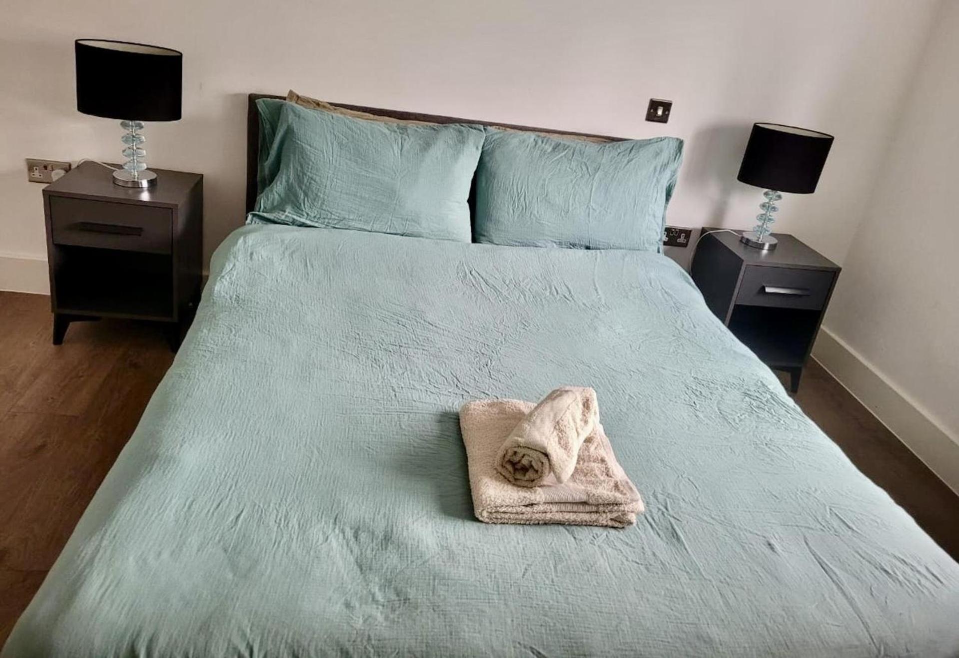 Batterseaflat Sleeps6 Refurbished Tv Apartment *