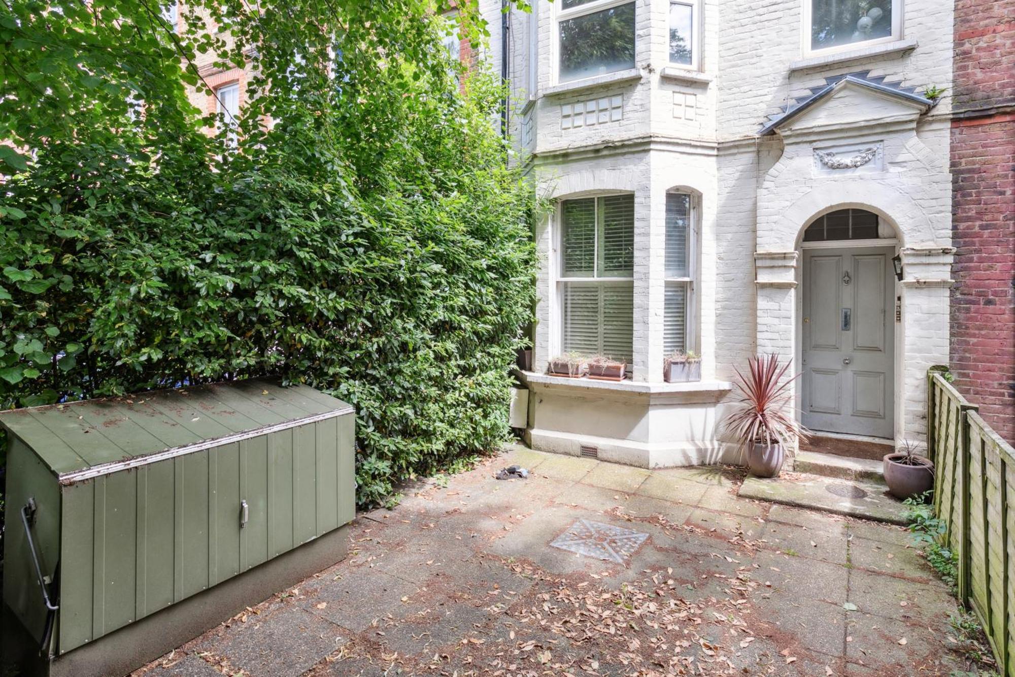 Apartment Spacious And Bright 1 Bedroom Flat *