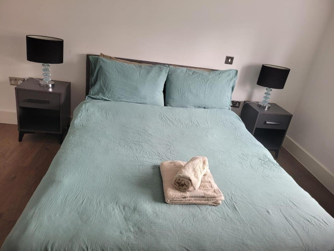 Batterseaflat Sleeps6 Refurbished Tv Apartment *