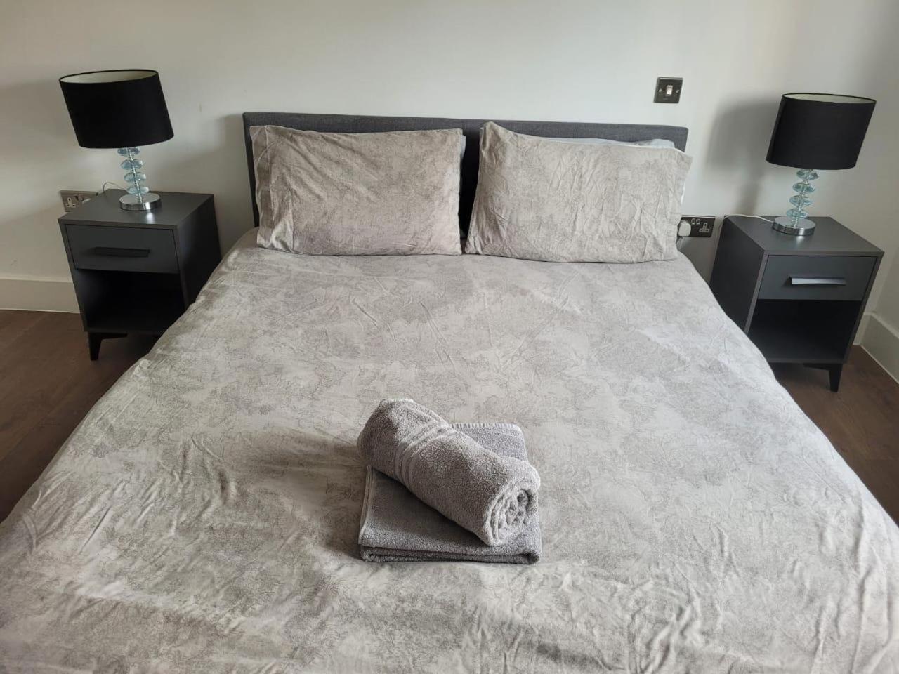 Apartment Batterseaflat Sleeps6 Refurbished Tv London