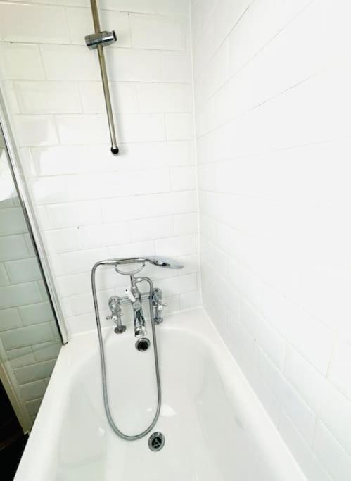 Appartement Quiet Beautiful 4 Person Camden Flat W Kitchen *