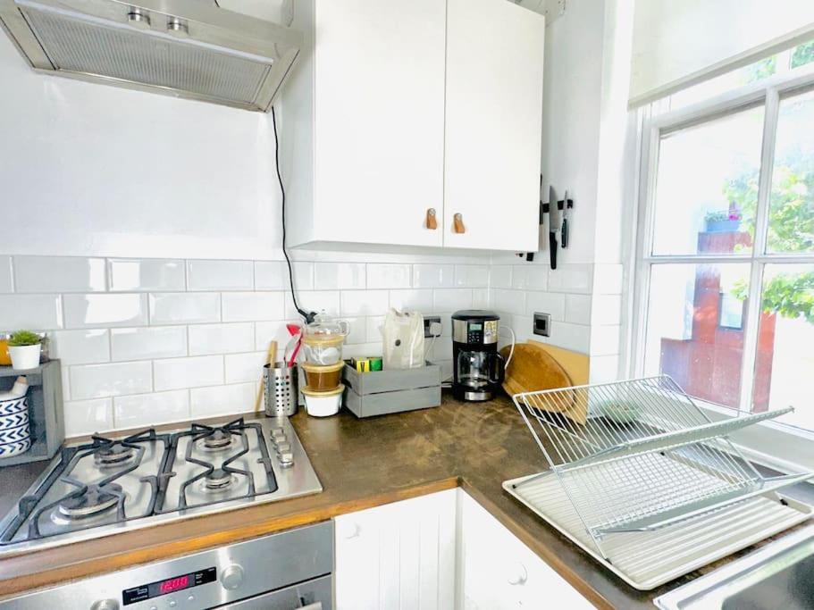 Appartement Quiet Beautiful 4 Person Camden Flat W Kitchen Londen