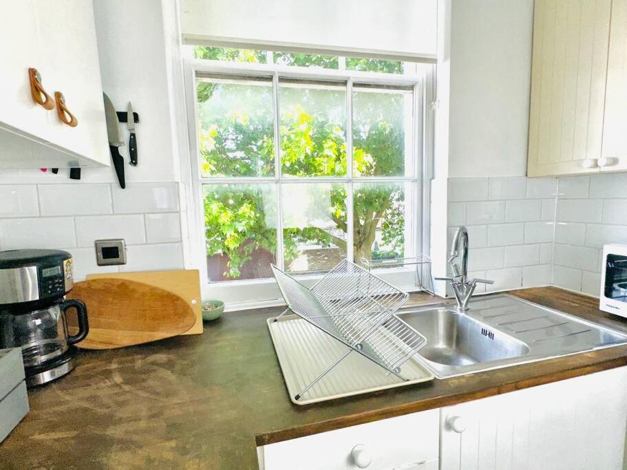 Appartement Quiet Beautiful 4 Person Camden Flat W Kitchen