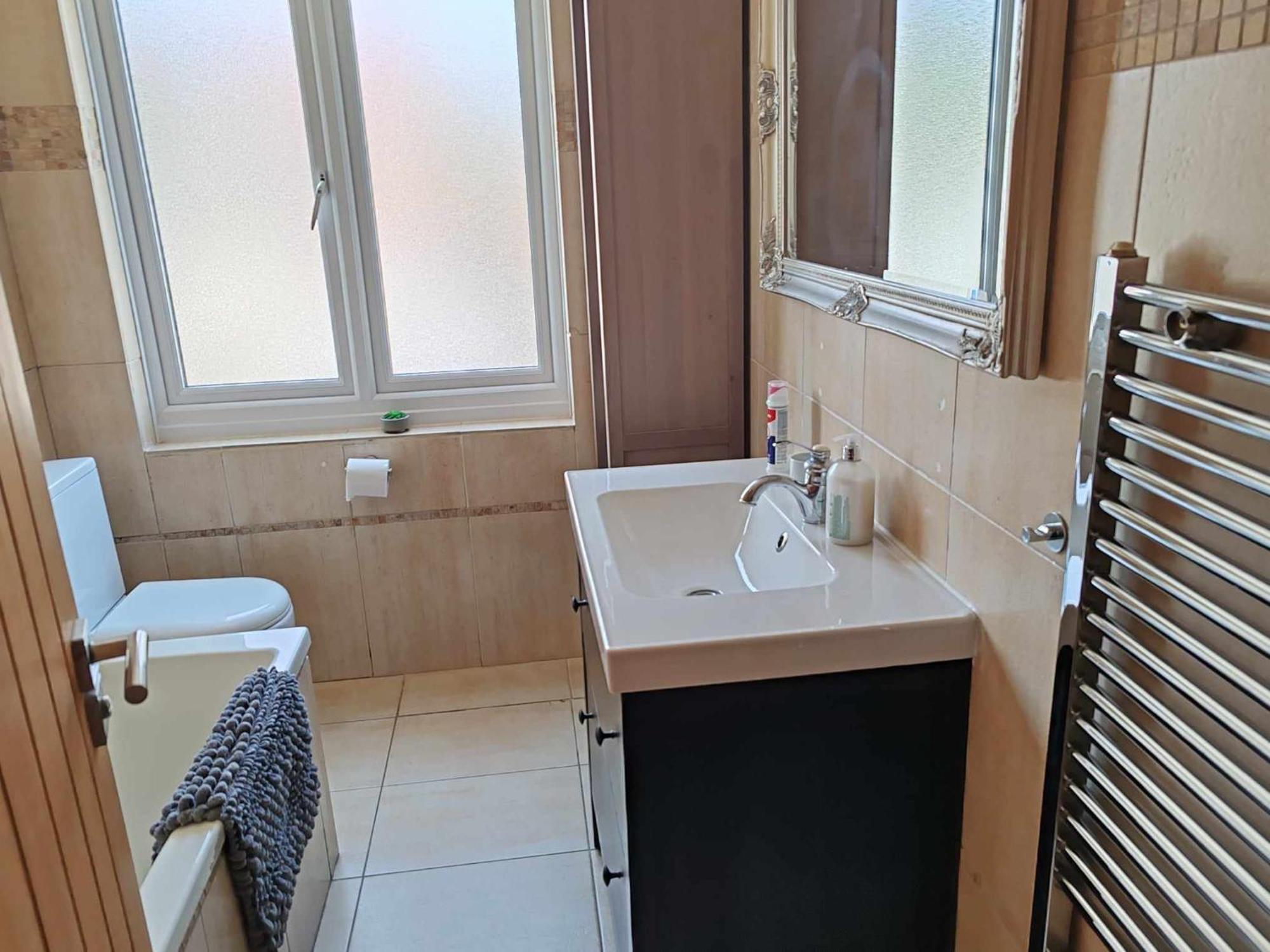 Apartment Two Bedroom In Dollis Hill *