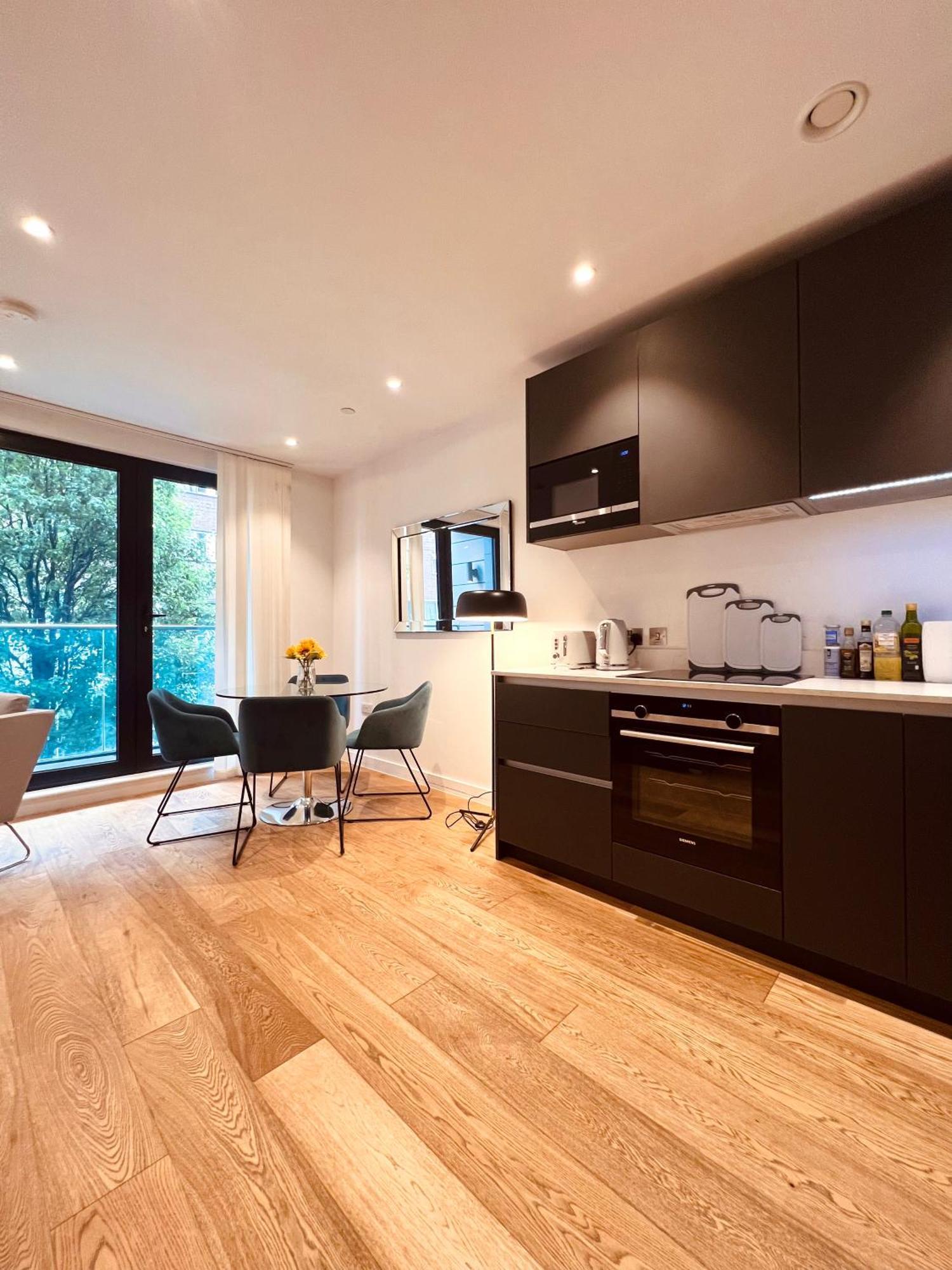 One Bedroom Apartment *