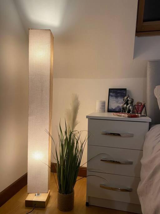 Apartamento Lovely Sleep 4 In Sb6 Londres