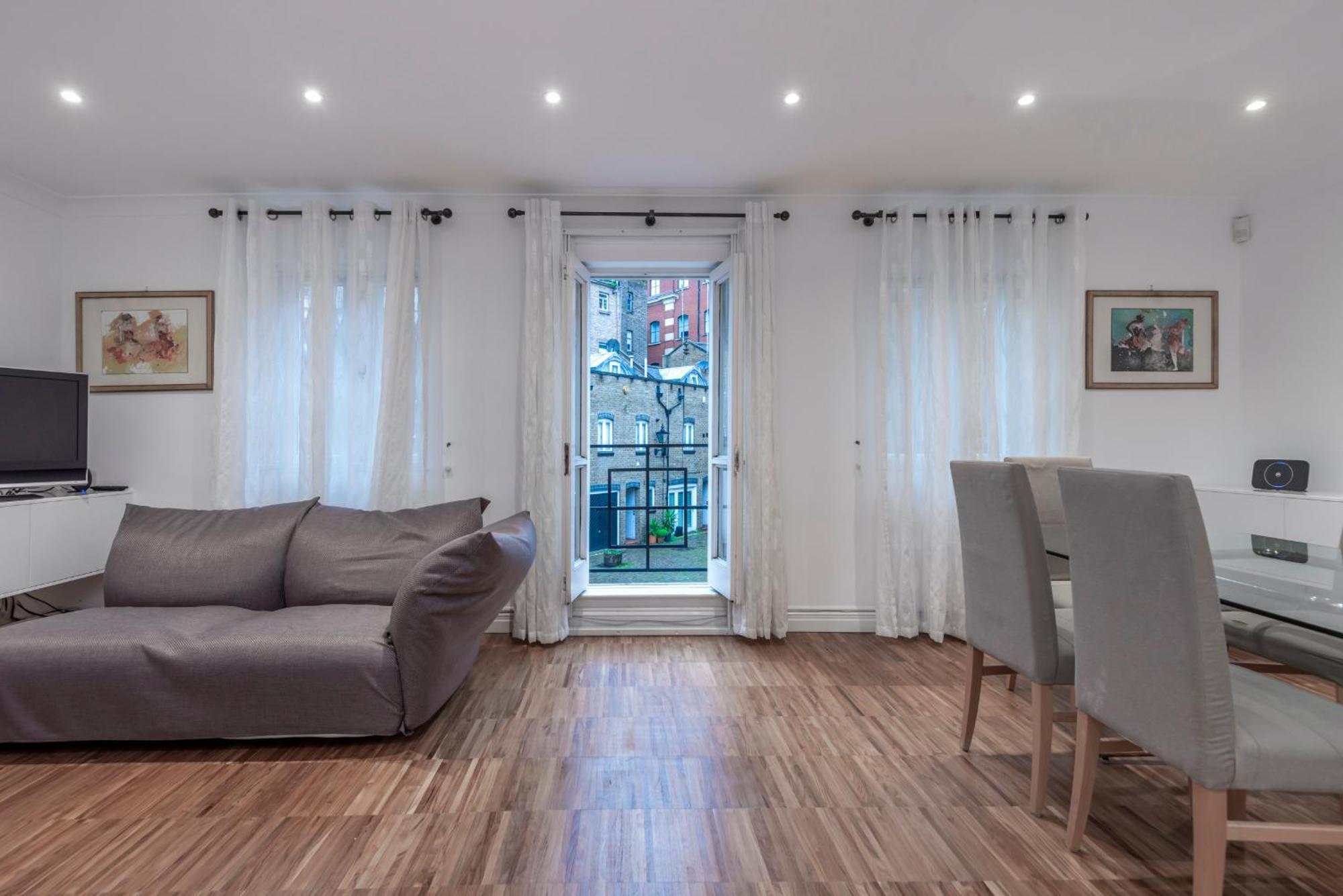 Apartment Kensington Tower
