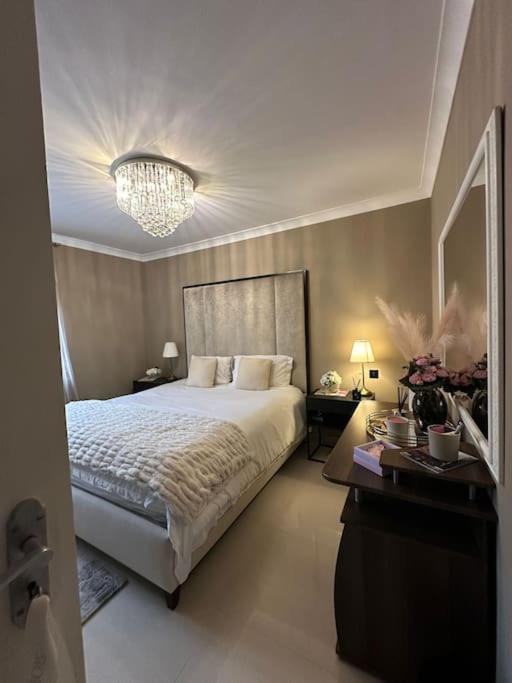 Cosy Flat In Apartment *