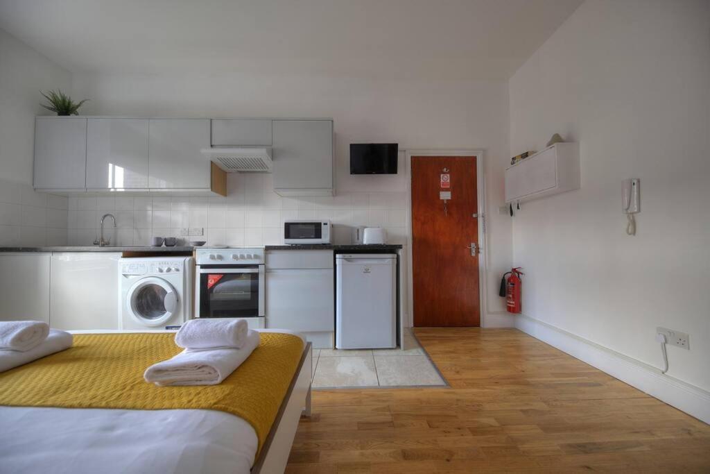 Apartment Hyde Park Studio 10