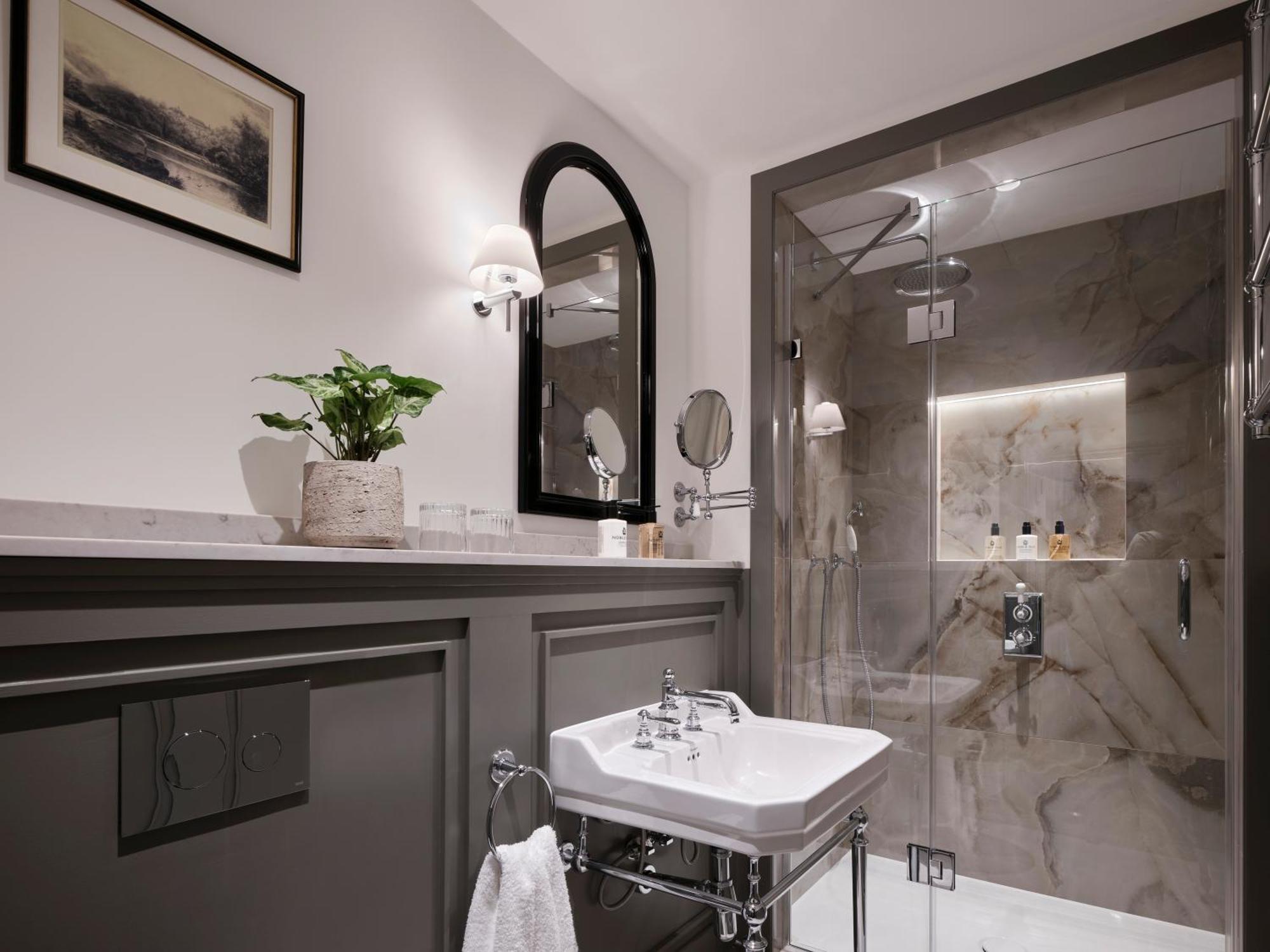 Hotel The Chelsea Townhouse By Iconic Luxury Londres