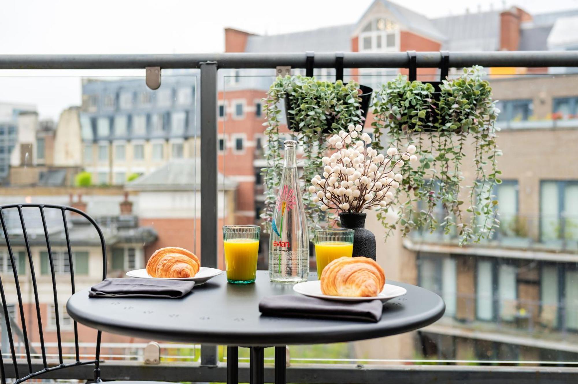 Huge & 3 Bedr, 4 Beds, Covent Gdn * Londen