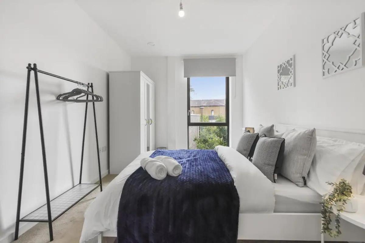 Centrally Located - Modern - 2bed - 2bath