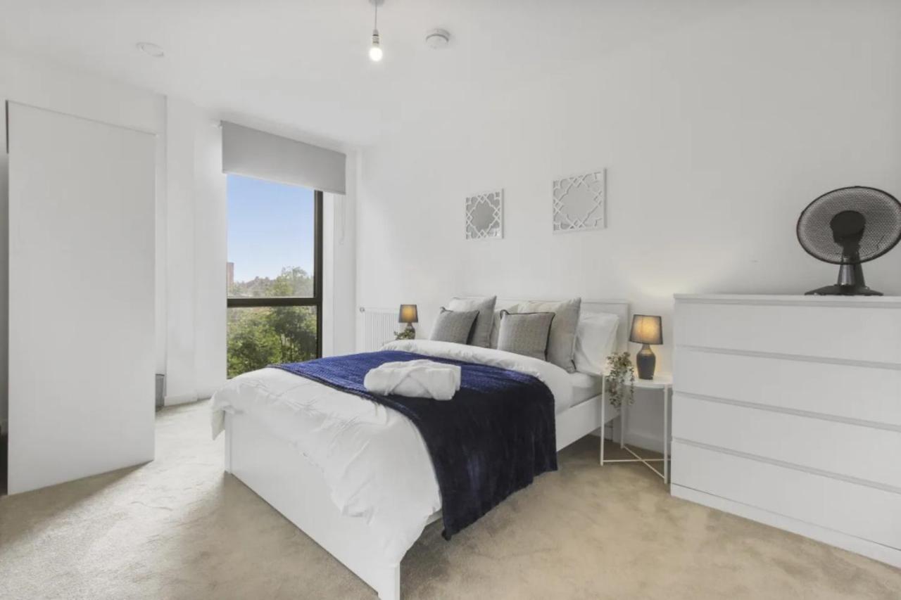 Appartement Centrally Located - Modern - 2bed - 2bath *