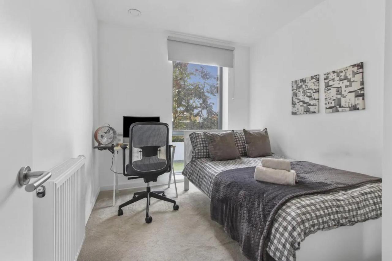 Appartement Centrally Located - Modern - 2bed - 2bath *