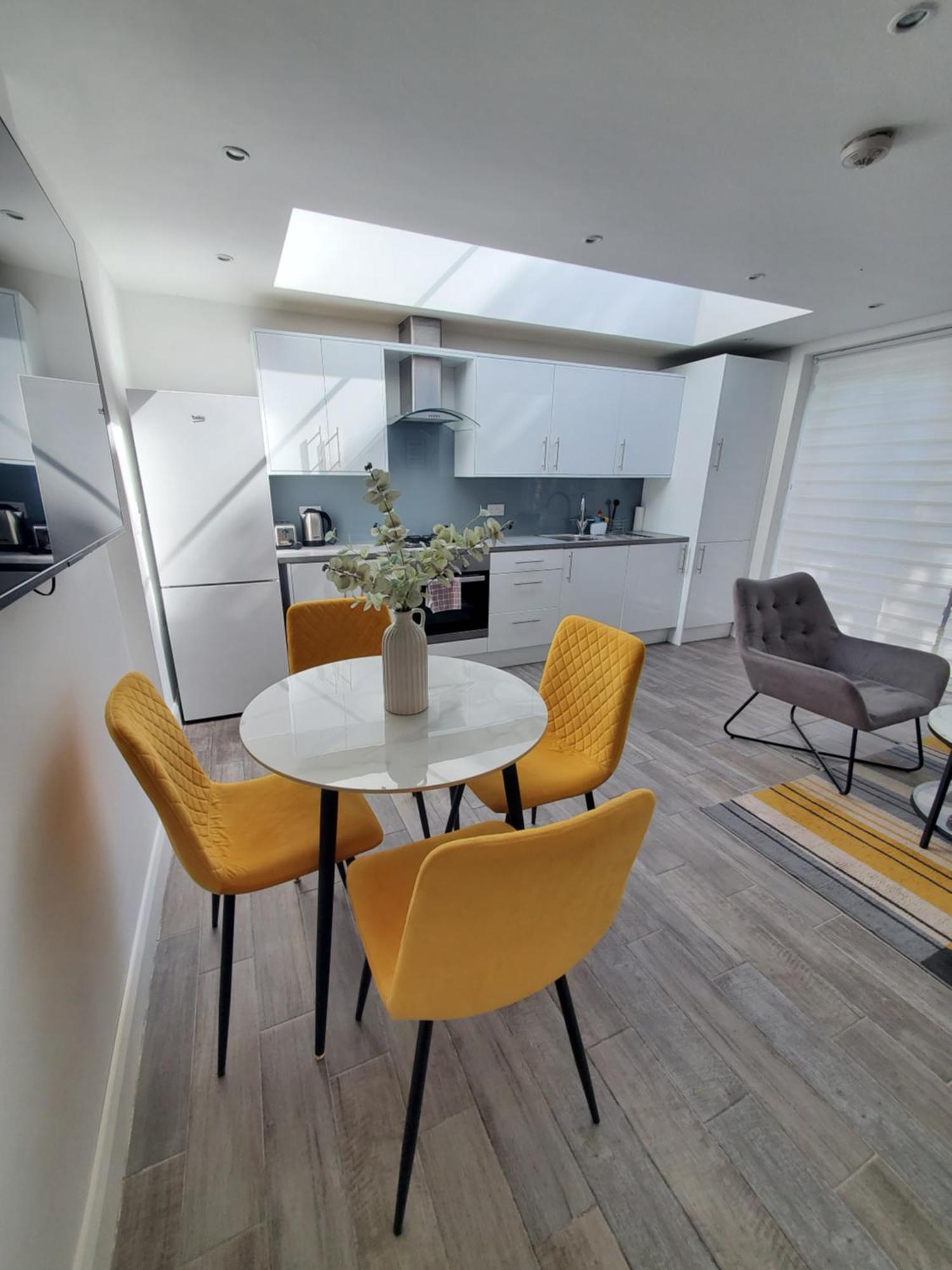 2 Double Bedroom Garden Flat In Acton,london Appartement Londen