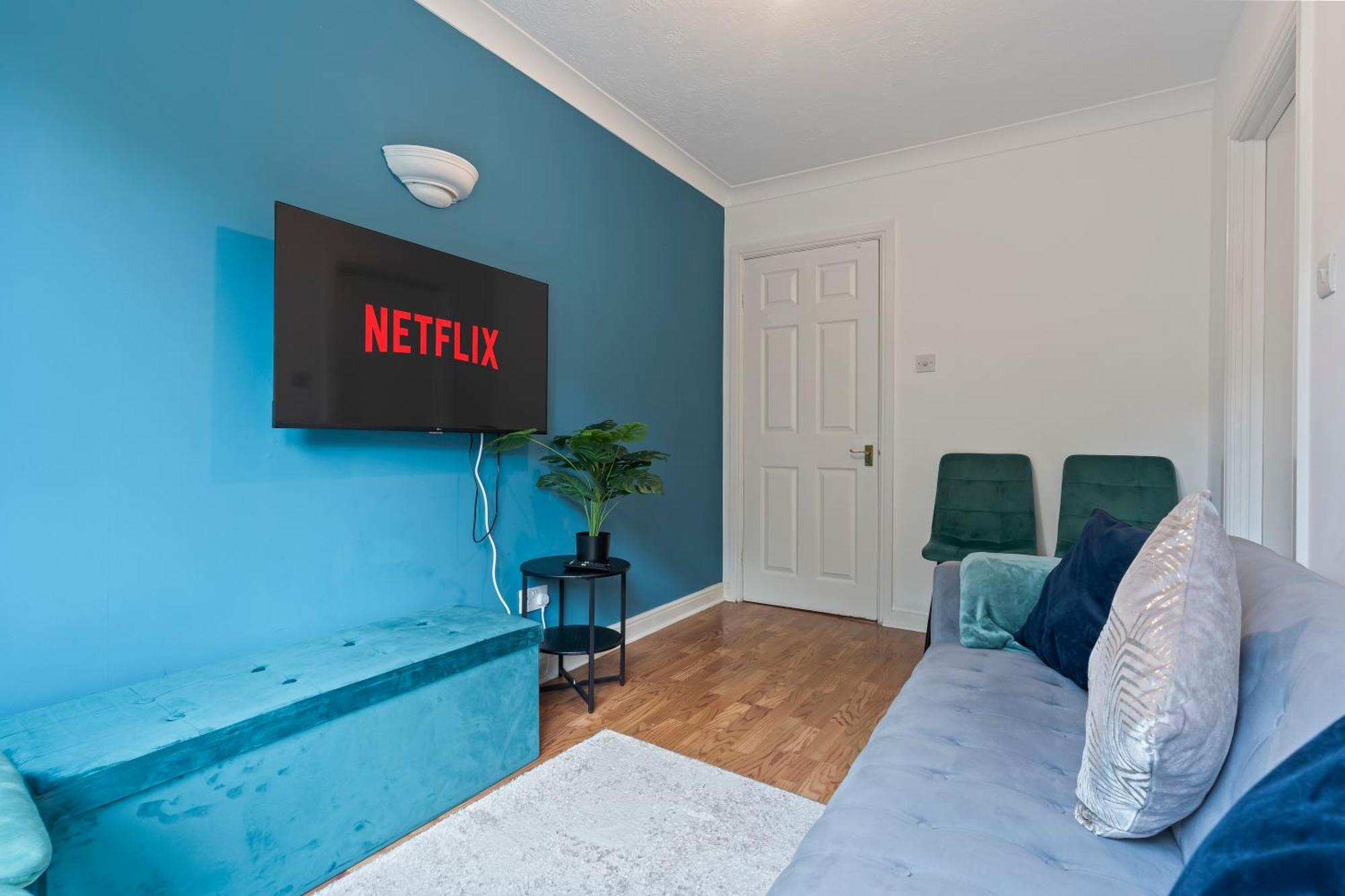 Lovely 4br House In The With Parking Holiday home London