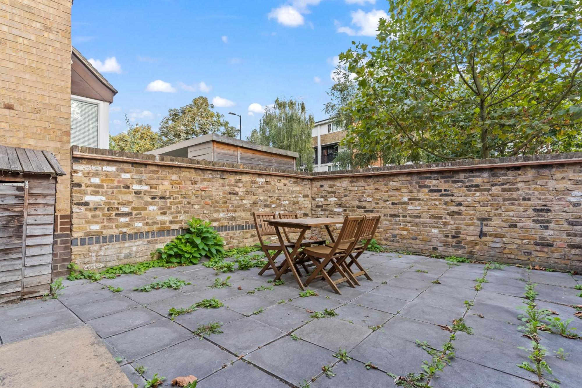 Lovely 4br House In The With Parking London