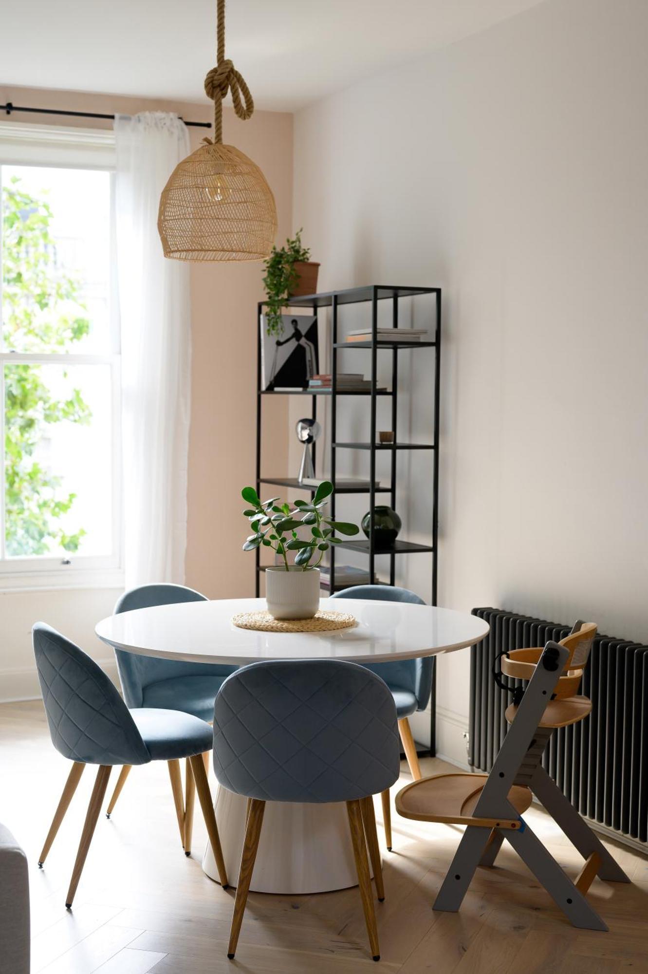 Entire - Classic Chelsea Town House Maisonette