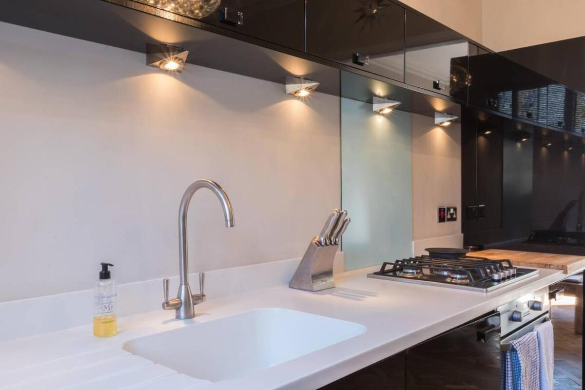 Apartment Stylish 1-bed With A Roof Terrace *