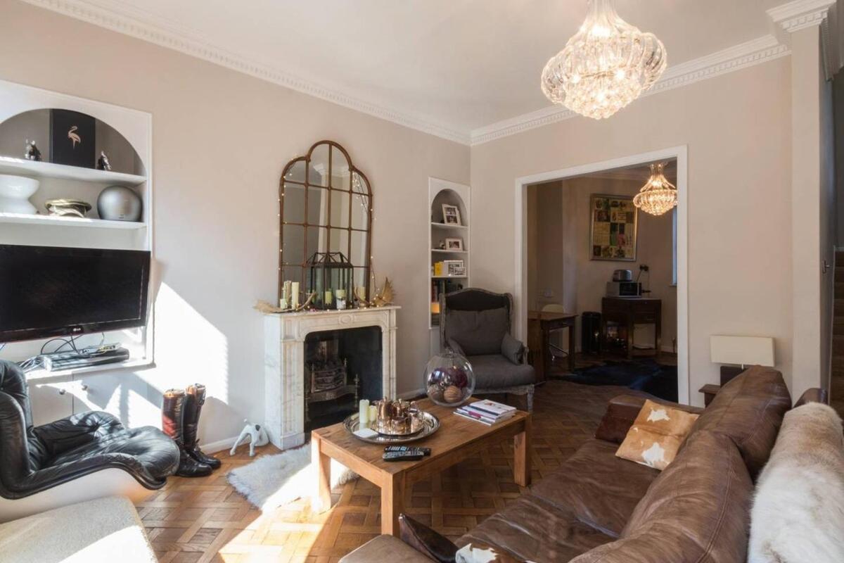 Stylish 1-bed With A Roof Terrace Apartment *