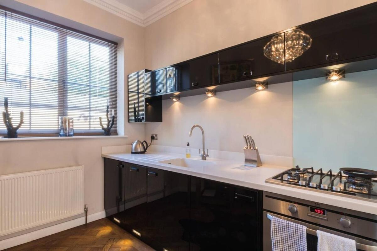 Stylish 1-bed With A Roof Terrace * London