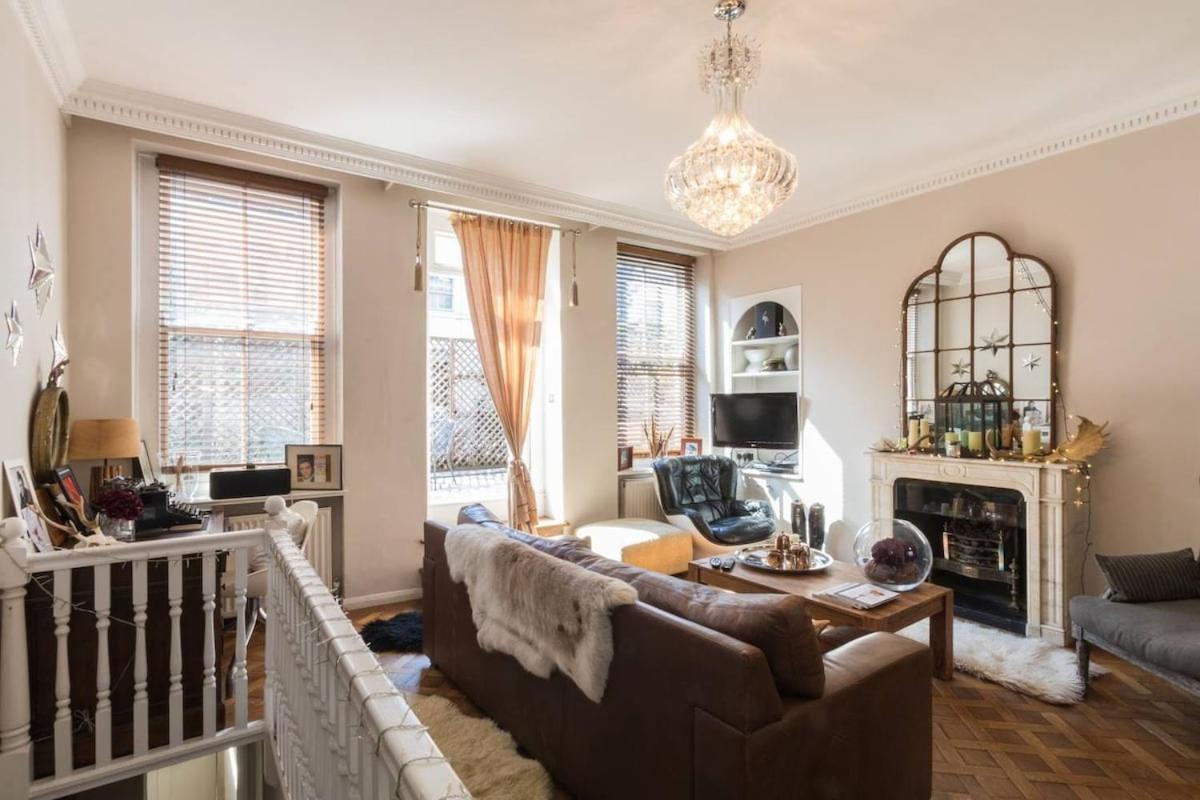 Stylish 1-bed With A Roof Terrace Apartment London