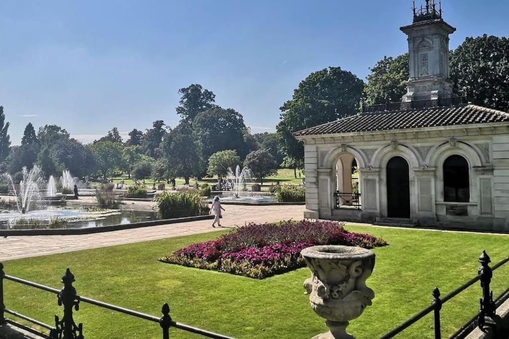 Charming Hyde Park Private With Back Patio By Lancaster Gate And Paddington Station Apartment