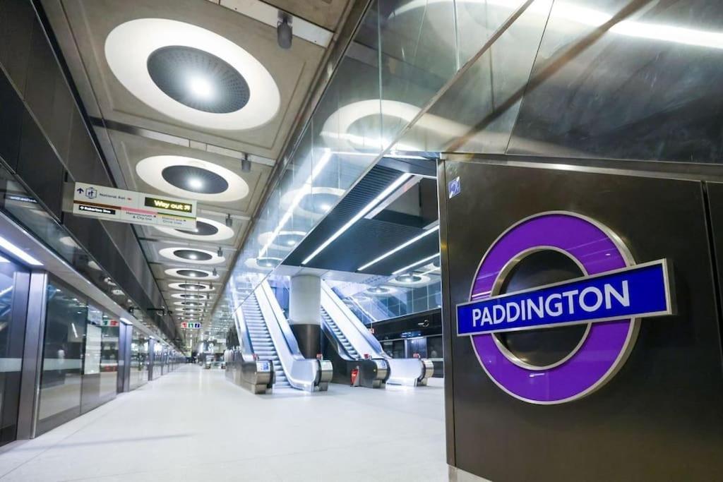 Charming Hyde Park Private With Back Patio By Lancaster Gate And Paddington Station Apartment London