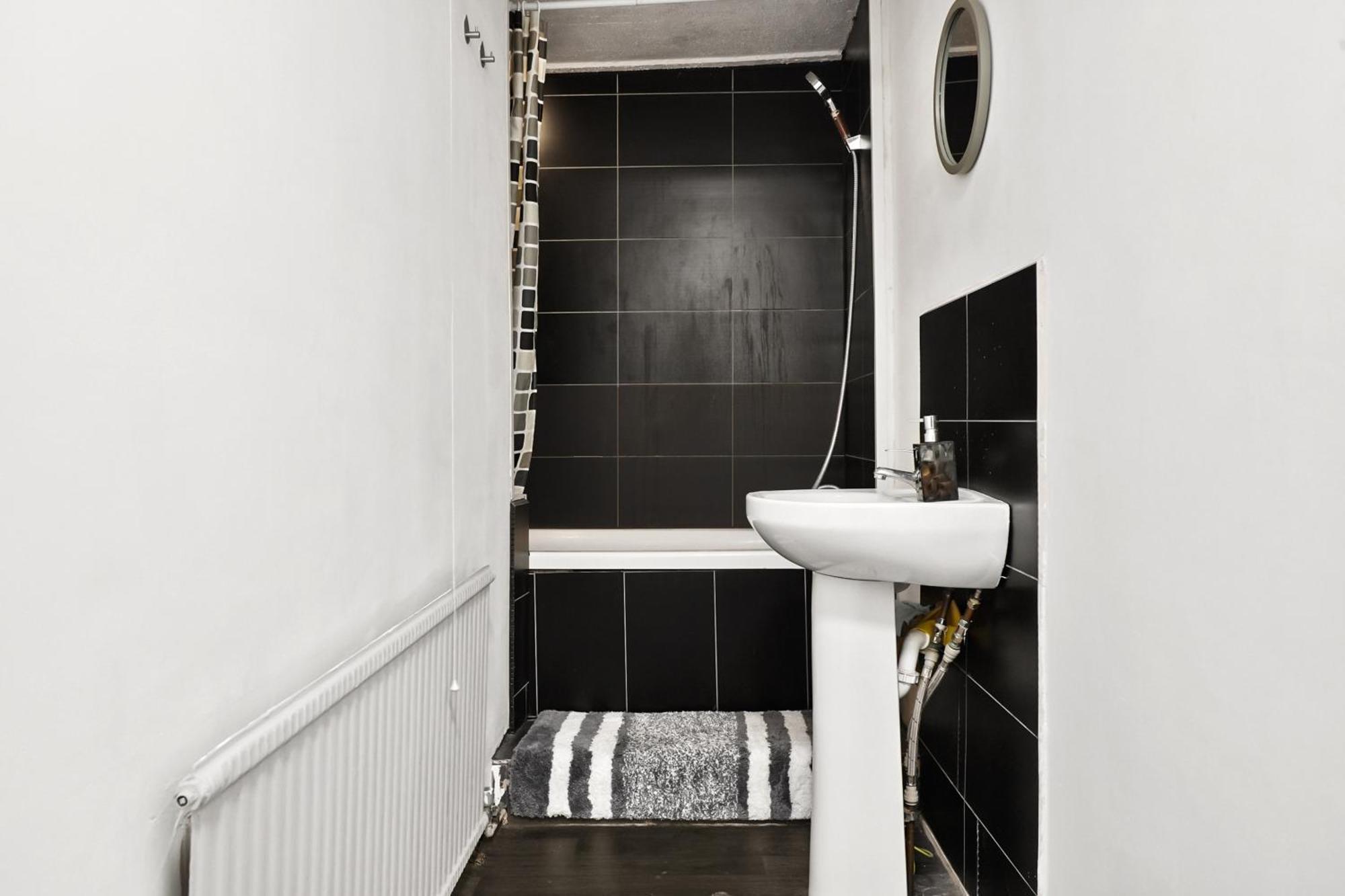 Homestay Center Cozy Double Bedroom In A Great Location *