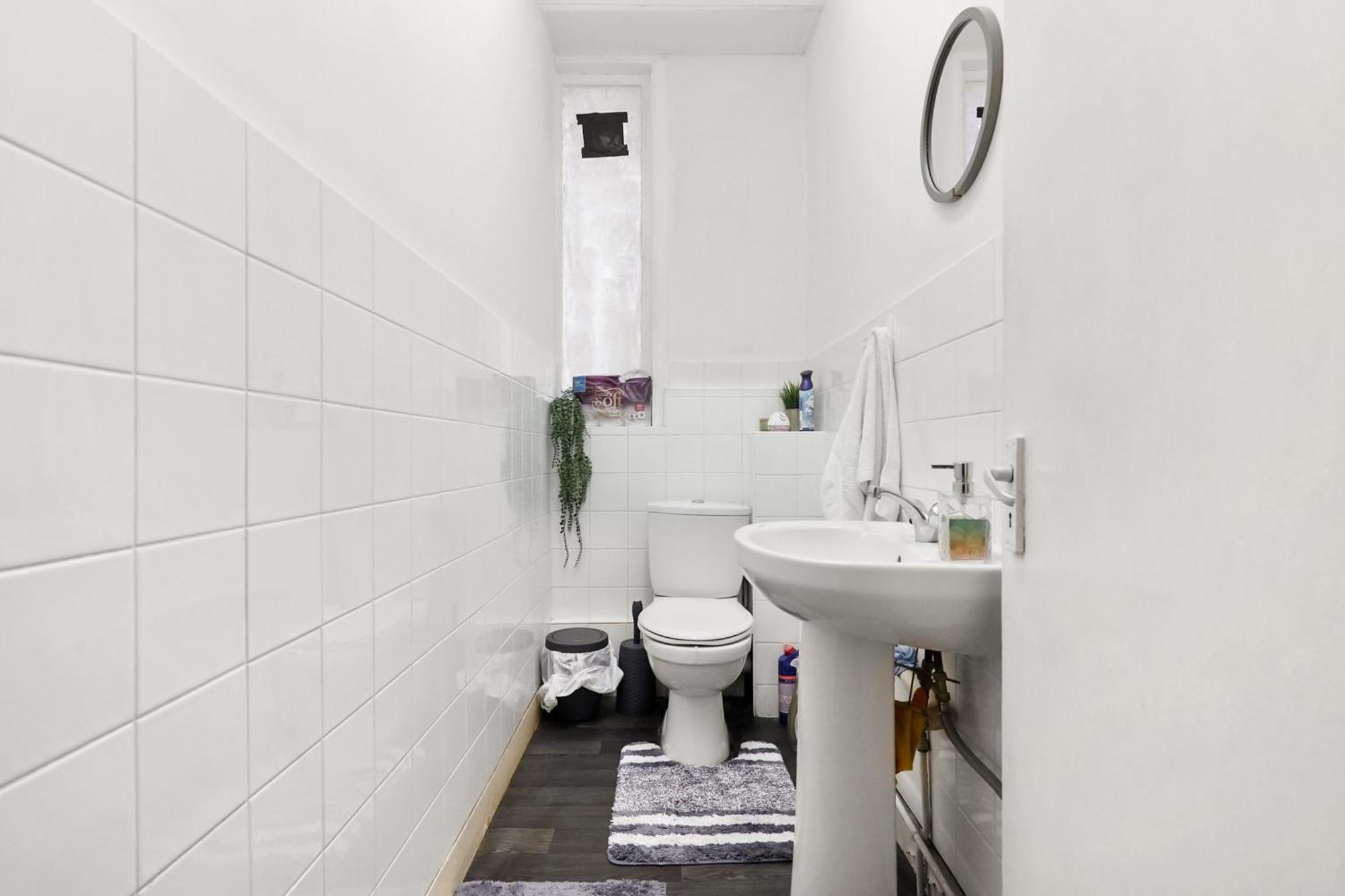 Homestay Center Cozy Double Bedroom In A Great Location